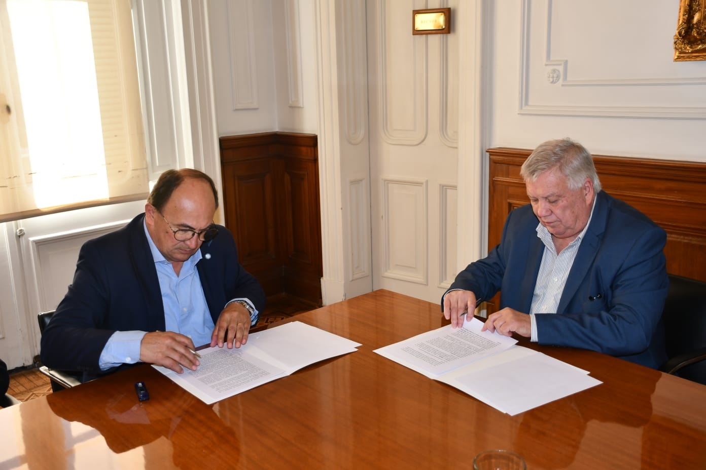 FIRMA DE CONVENIO ENTRE LA UBA Y LA MUNICIPALIDAD DE SALADILLO